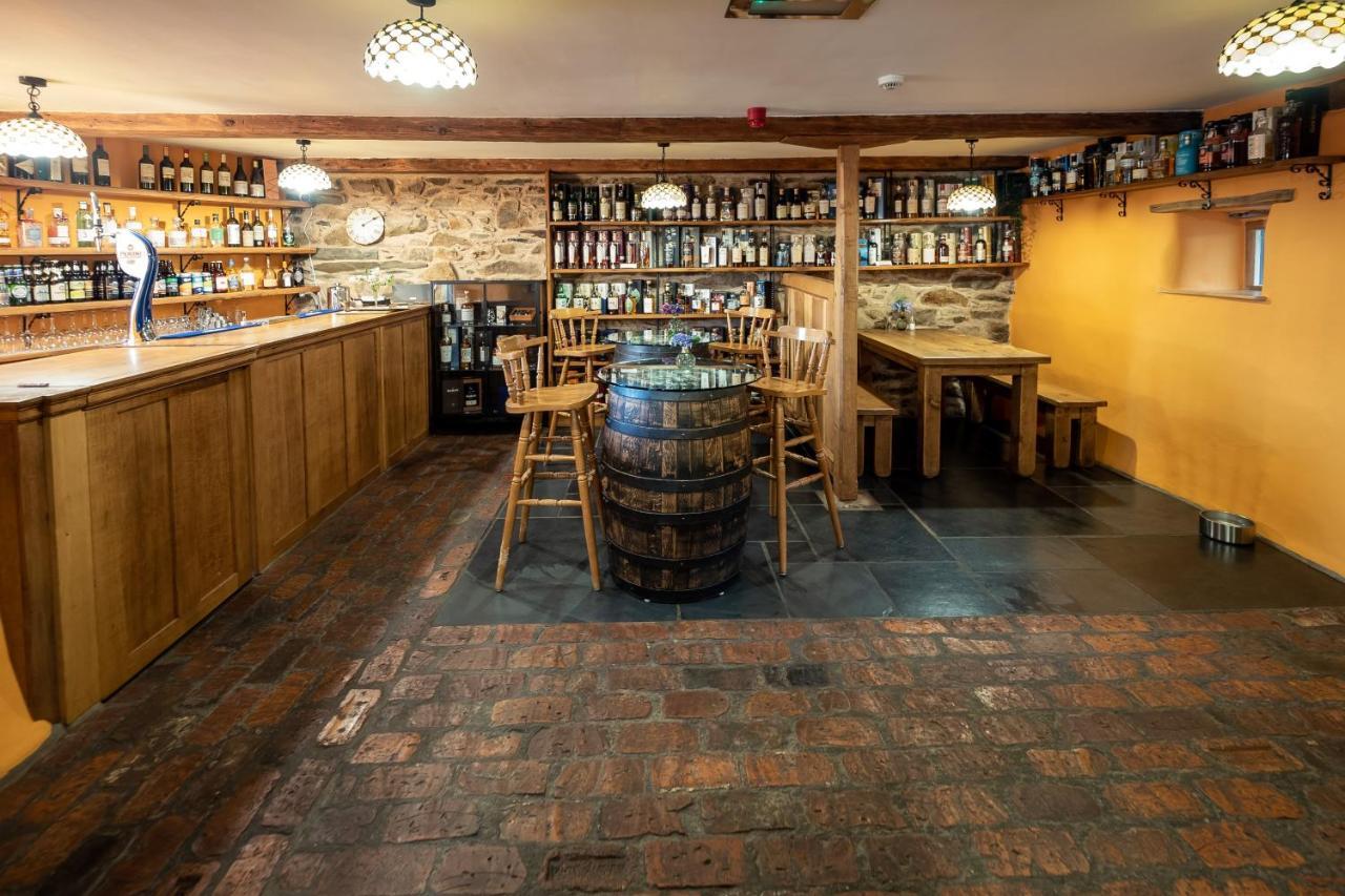 The Wayside And Whisky Barn Hotel Whitbeck Exterior photo