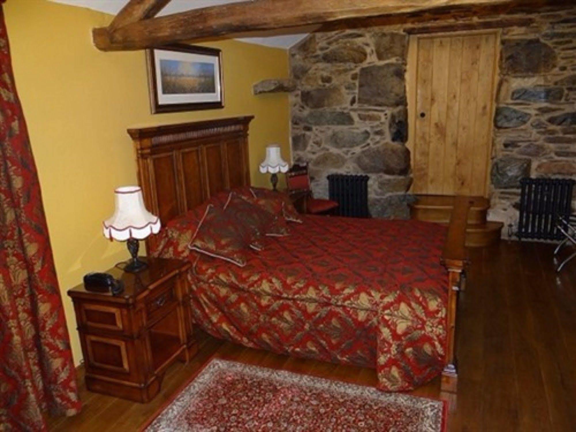 The Wayside And Whisky Barn Hotel Whitbeck Exterior photo
