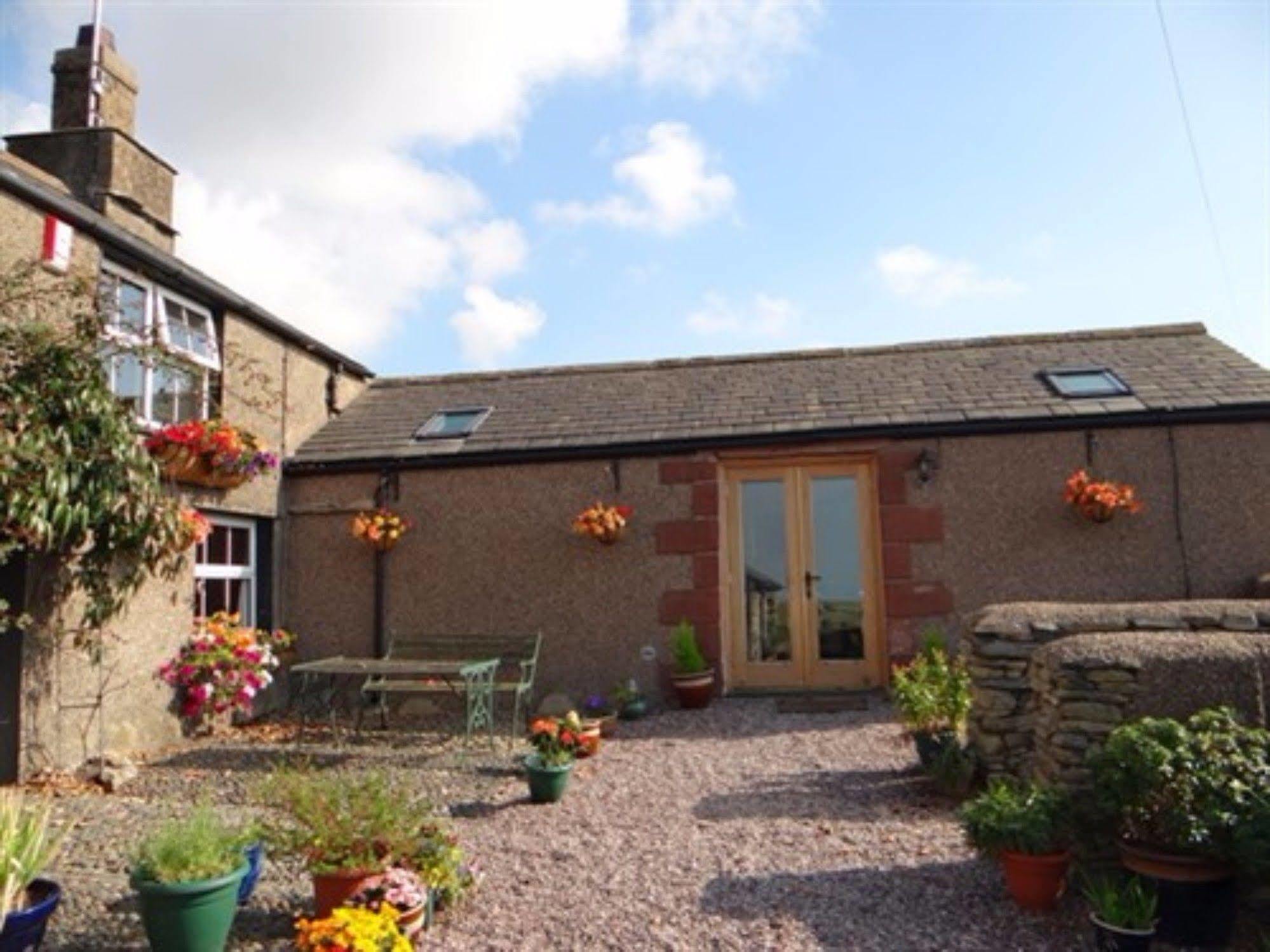 The Wayside And Whisky Barn Hotel Whitbeck Exterior photo