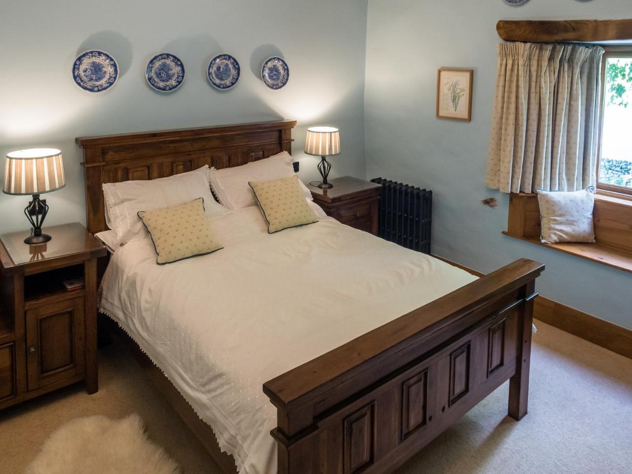 The Wayside And Whisky Barn Hotel Whitbeck Room photo