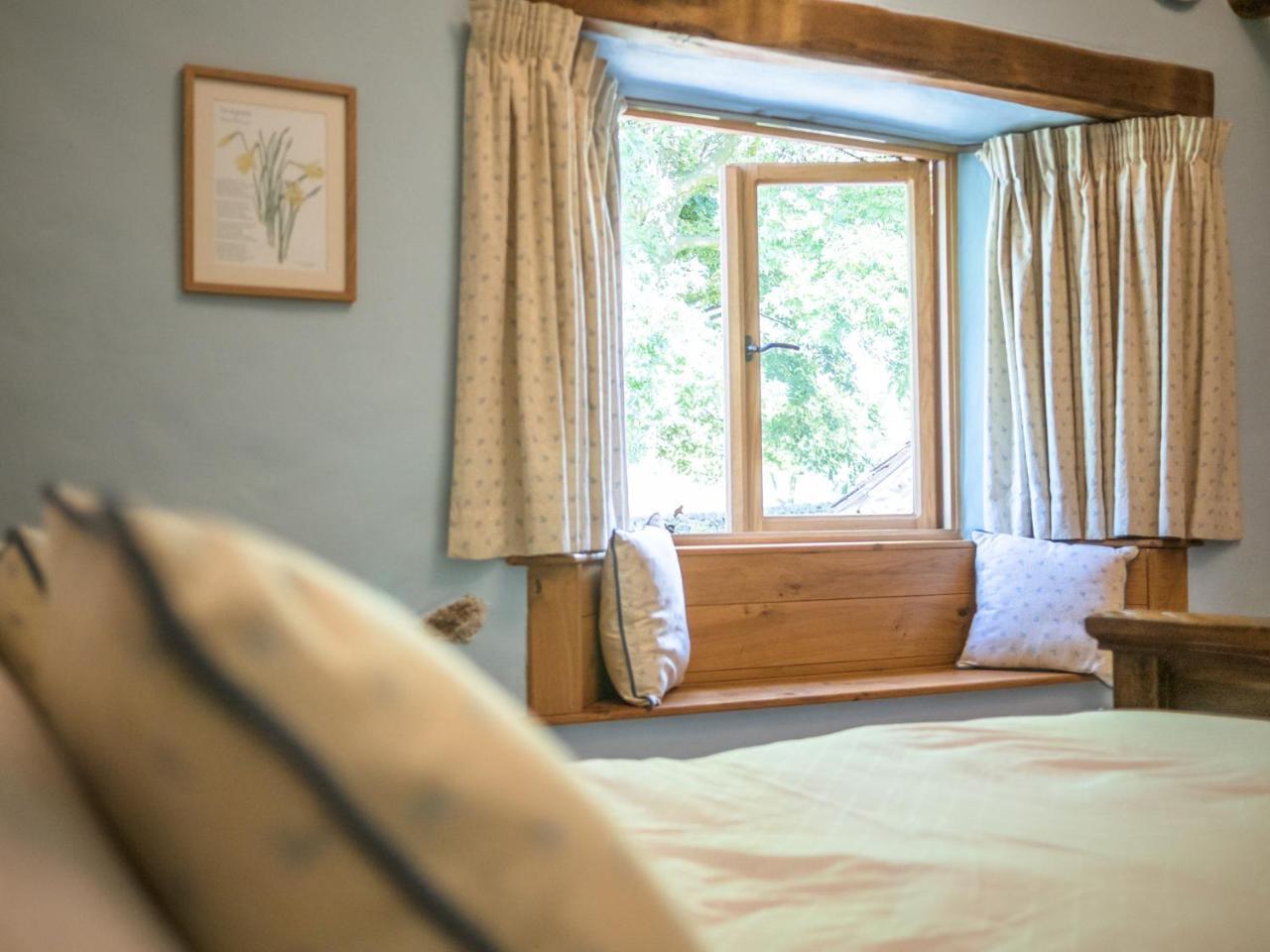 The Wayside And Whisky Barn Hotel Whitbeck Room photo
