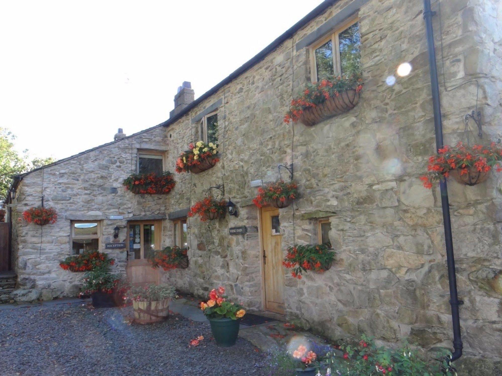 The Wayside And Whisky Barn Hotel Whitbeck Exterior photo